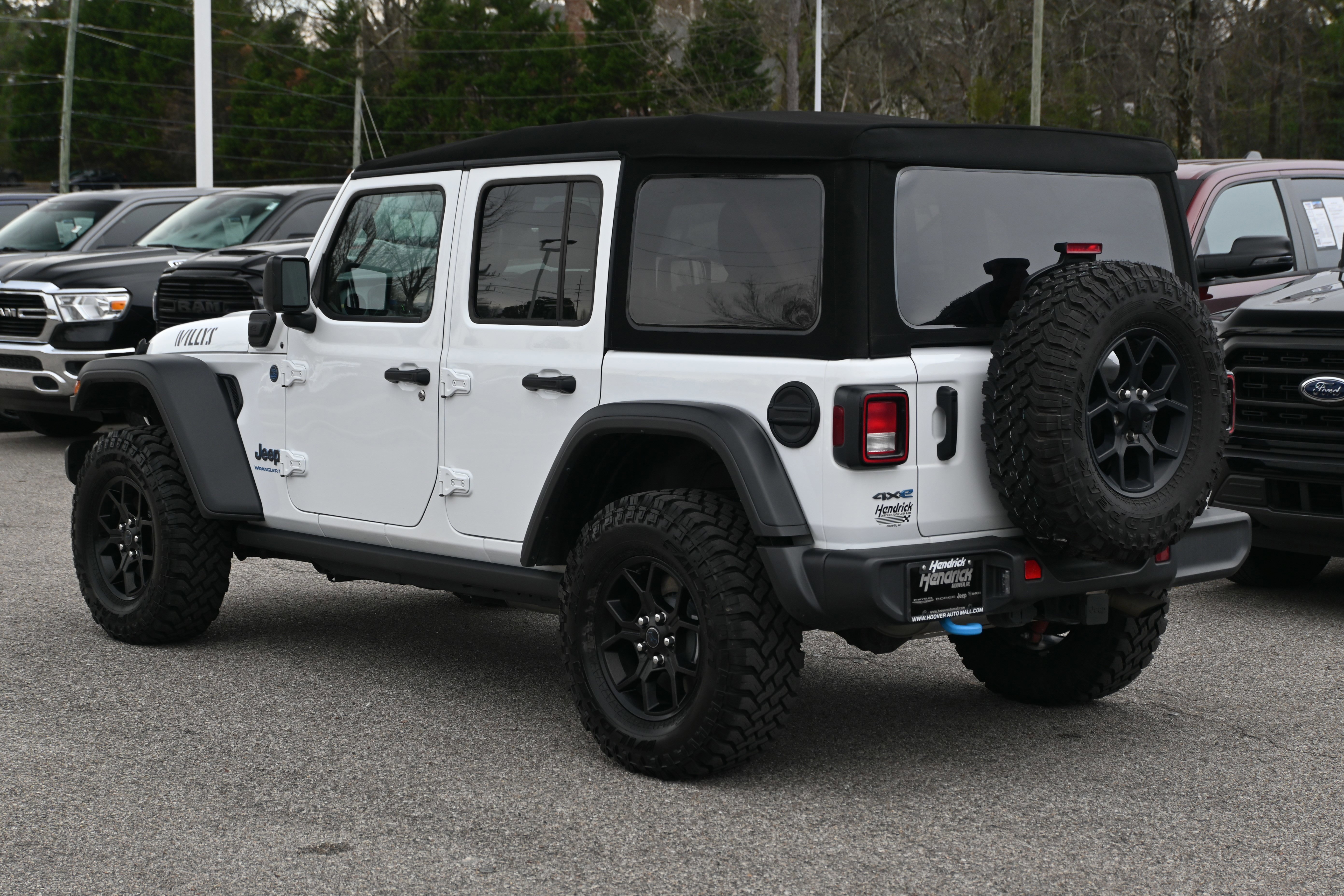 Used 2024 Jeep Wrangler Willys image 11