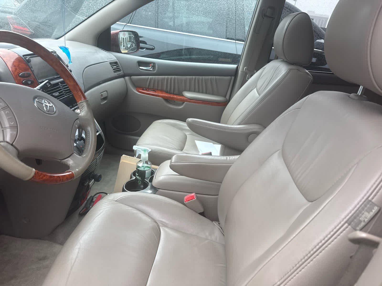 Used 2010 Toyota Sienna XLE Limited FWD image 8