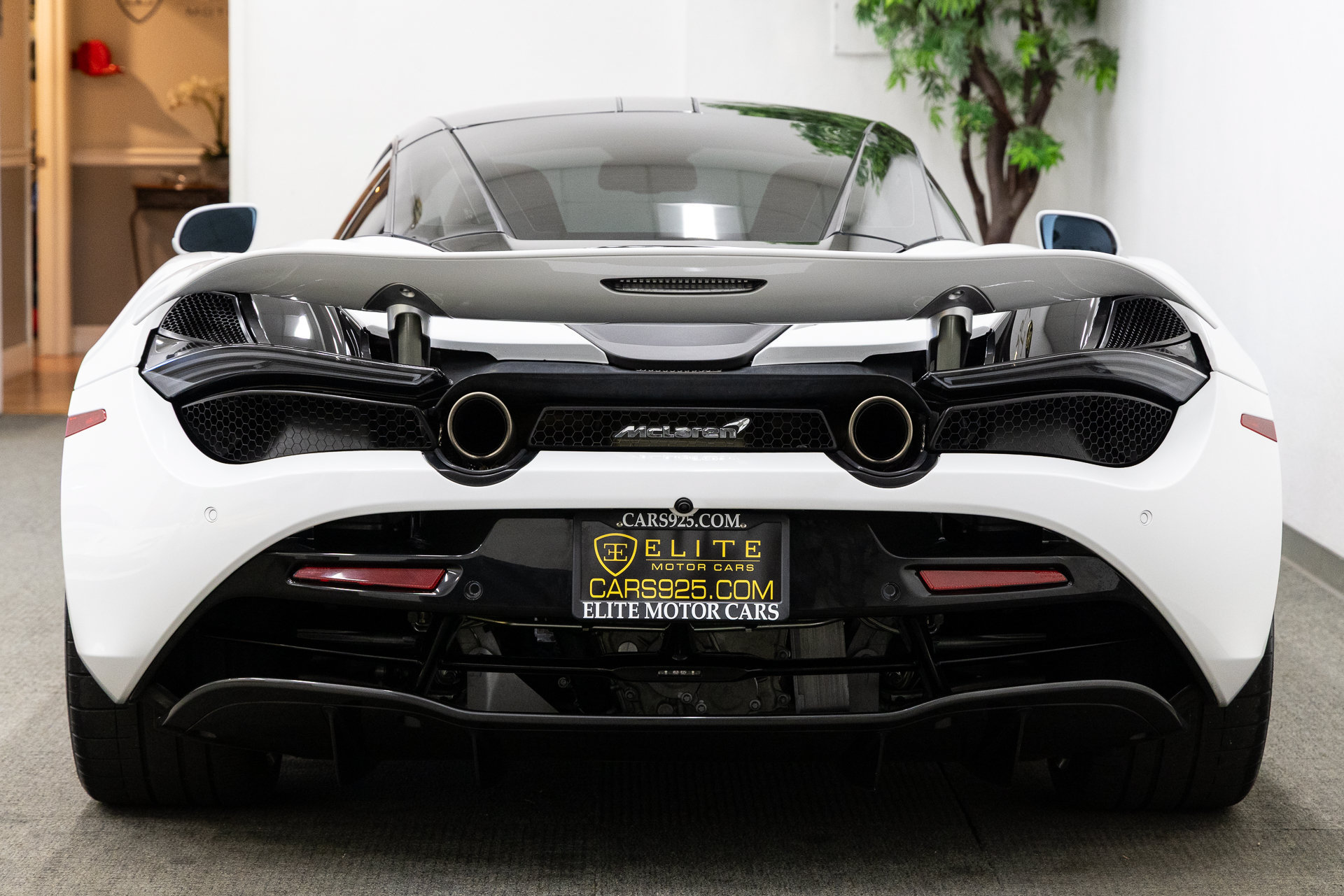 Used 2019 McLaren 720S Luxury RWD image 4