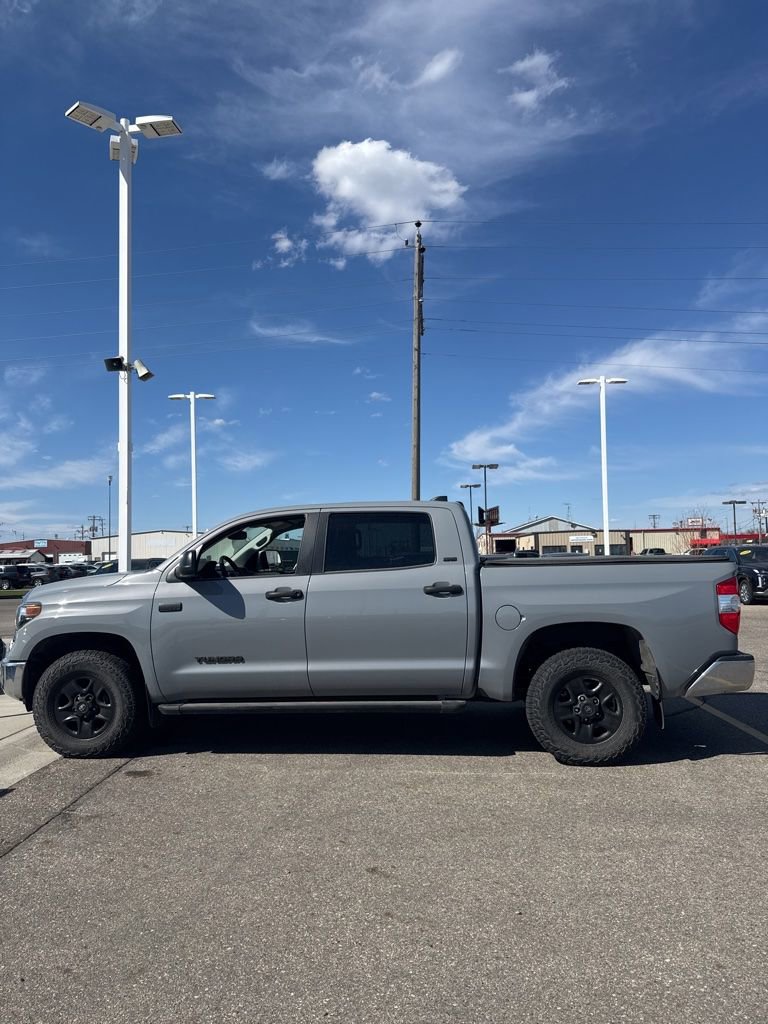 Used 2020 Toyota Tundra SR5 w/ SR5 Upgrade Package AWD/4WD image 11