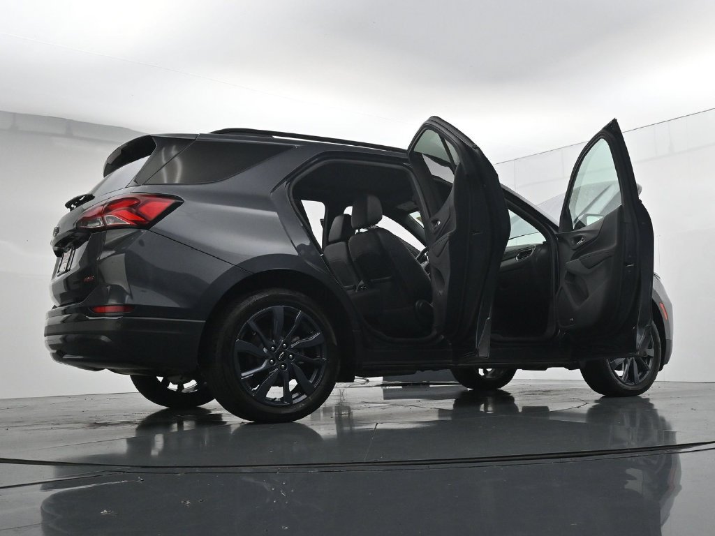 Used 2022 Chevrolet Equinox RS w/ RS Leather Package AWD/4WD image 43