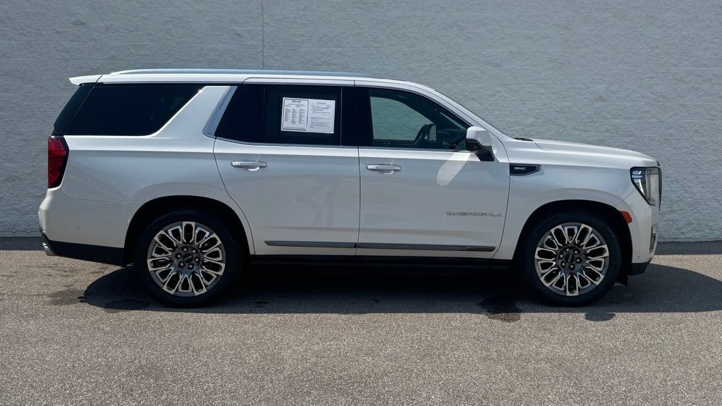 Used 2024 GMC Yukon Denali Ultimate AWD/4WD image 2