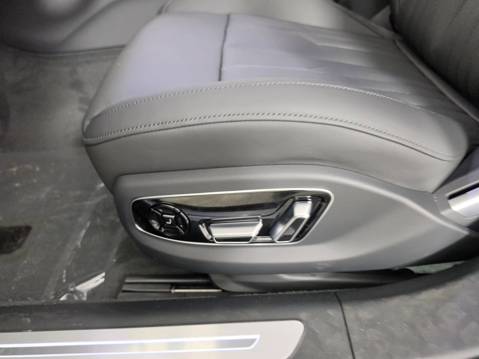 New 2027 Audi A8 L 3.0T AWD/4WD image 15