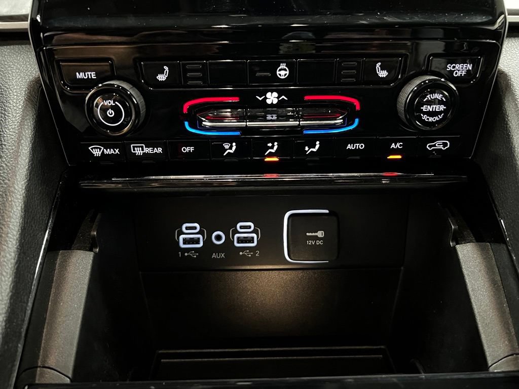 Used 2023 Jeep Grand Cherokee Limited AWD/4WD image 22