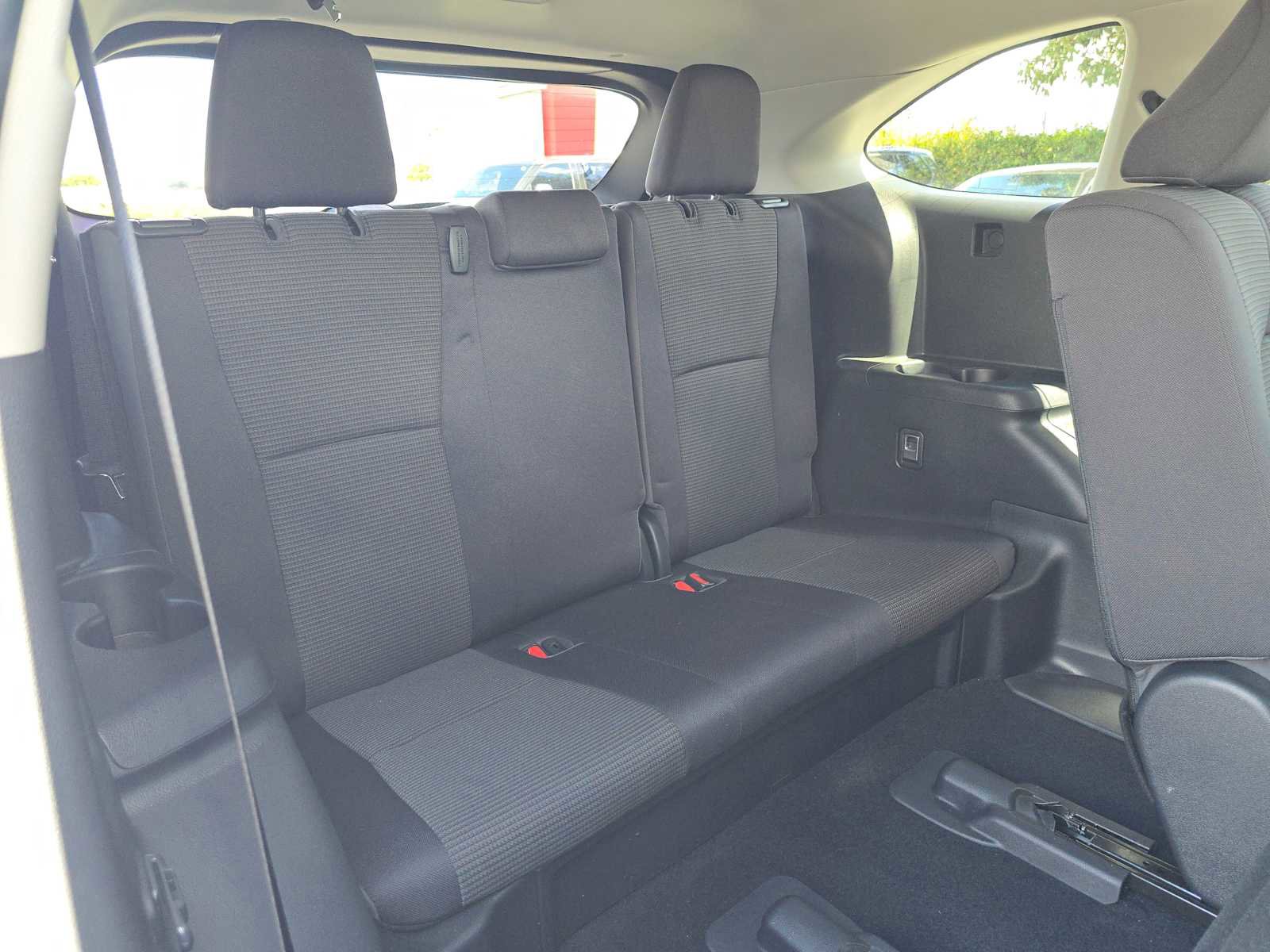 Certified 2021 Toyota Highlander L FWD image 13
