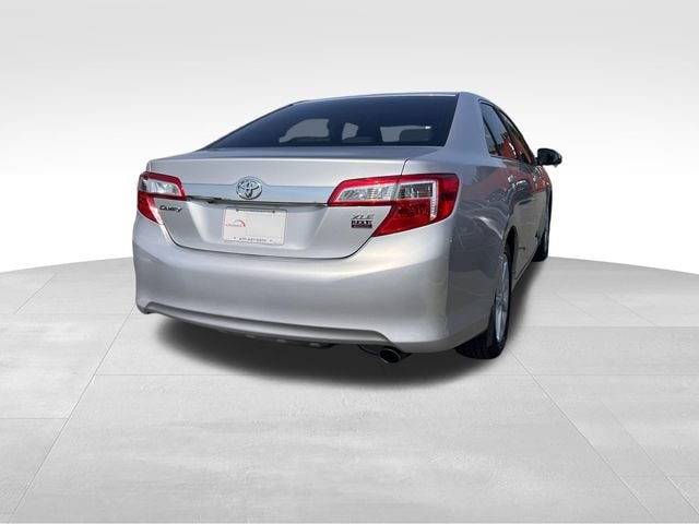 Used 2012 Toyota Camry XLE w/ Leather Pkg FWD image 5