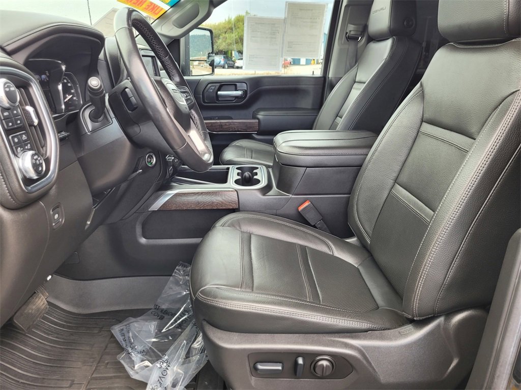 Used 2023 GMC Sierra 3500 Denali w/ Denali Ultimate Package image 15