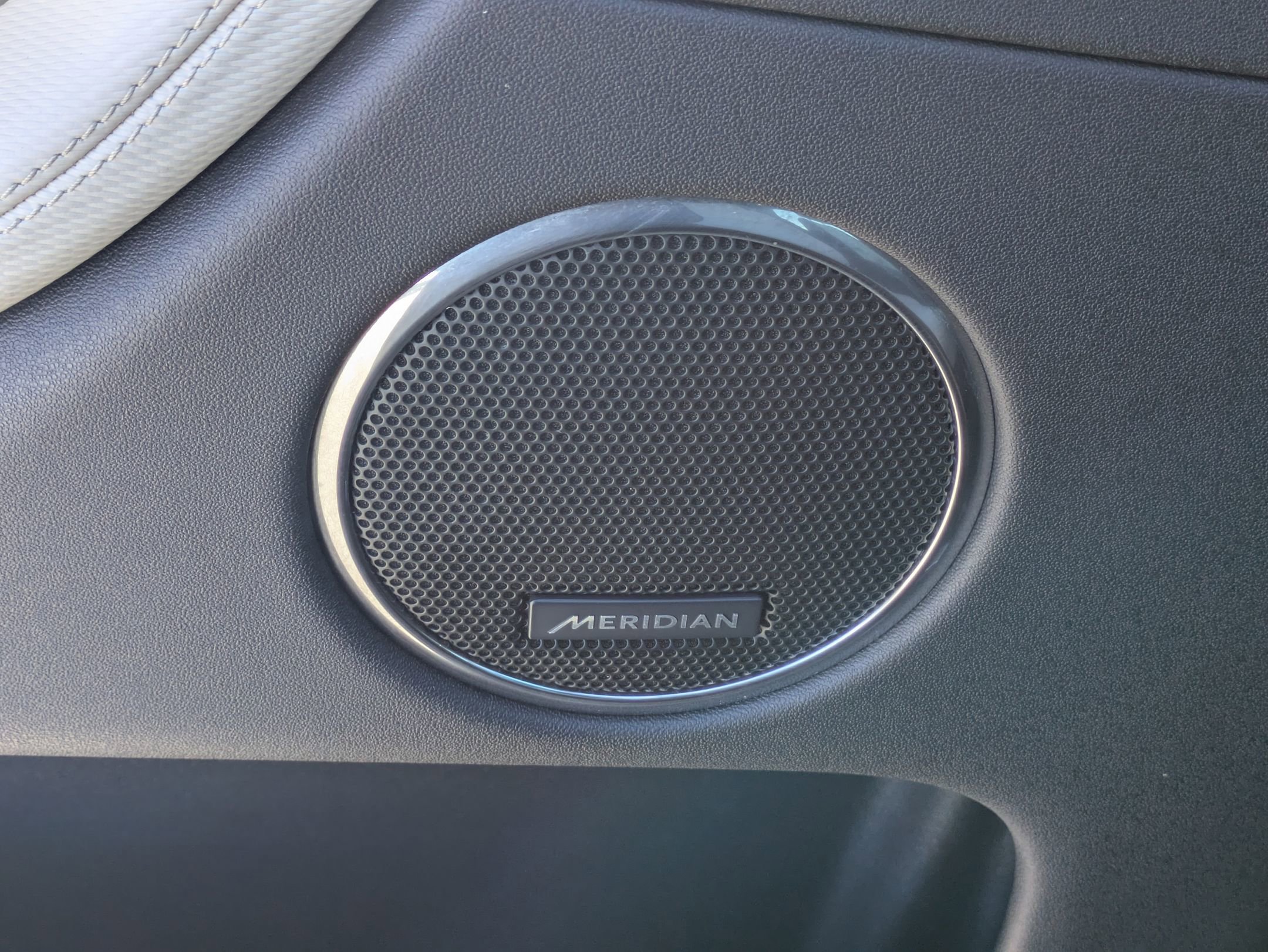 Certified 2025 Land Rover Discovery Sport Dynamic SE image 22