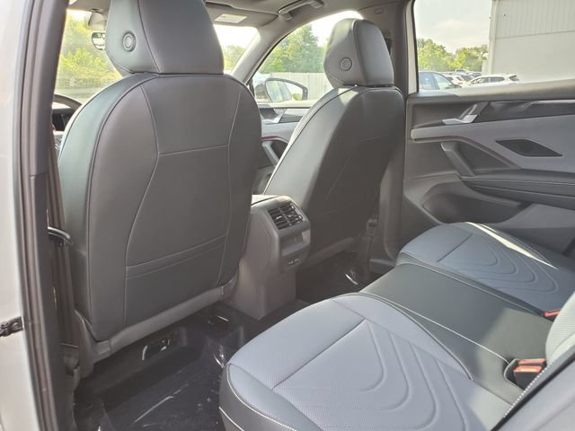 New 2026 Volkswagen Tiguan SE R-Line AWD/4WD image 10