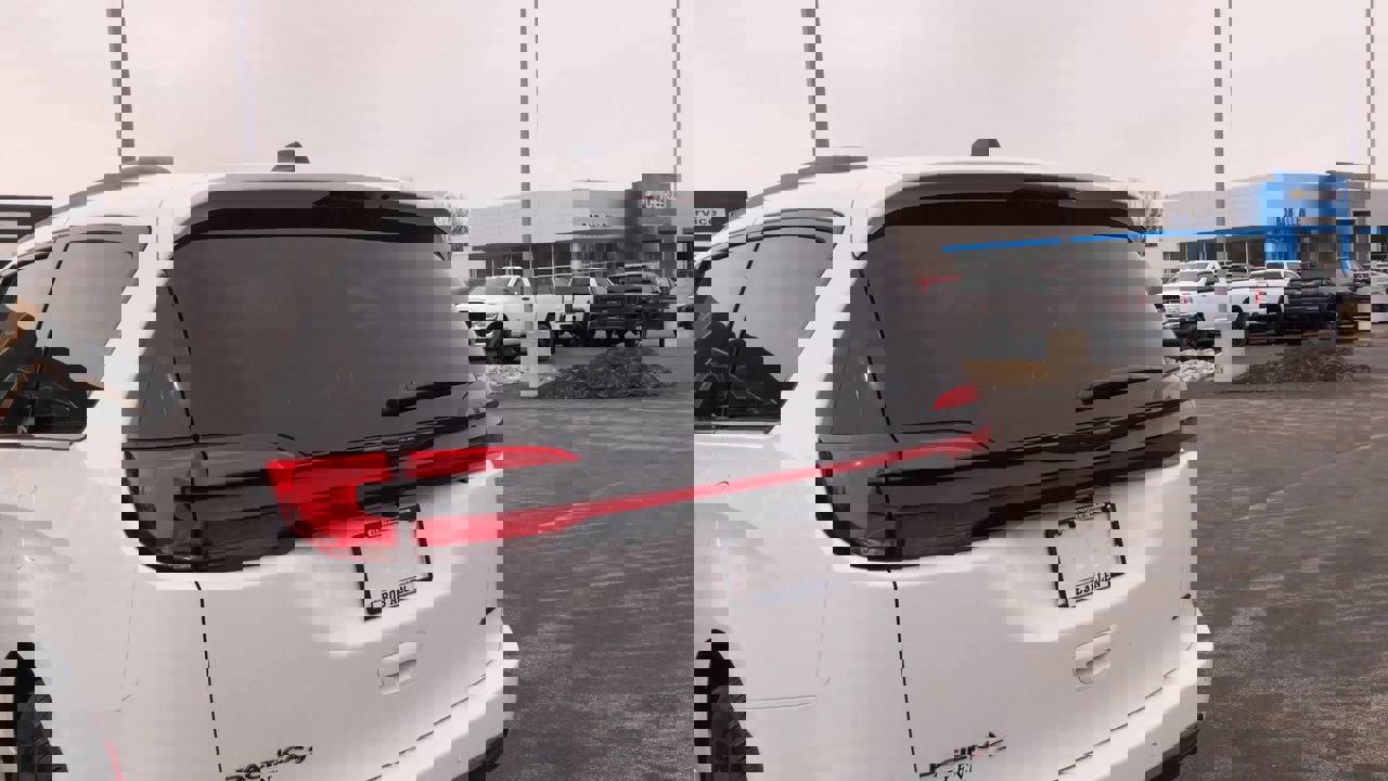 New 2026 Chrysler Pacifica Select image 6