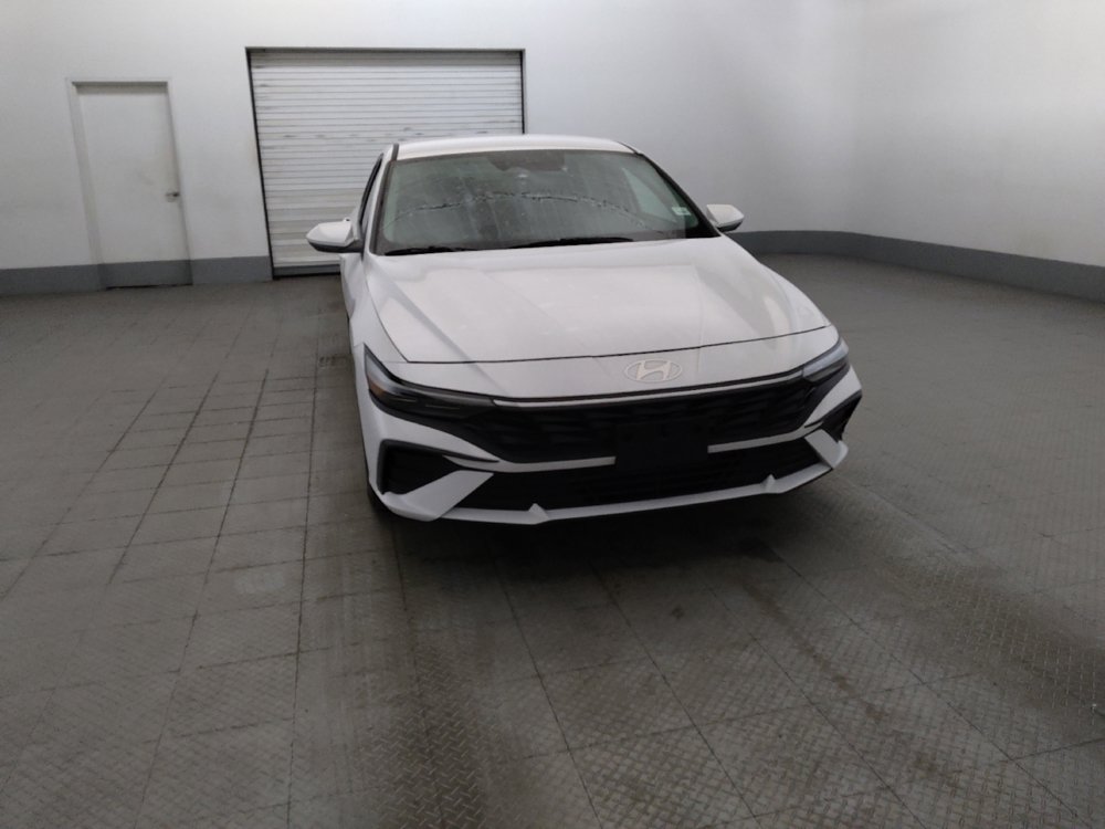 Used 2024 Hyundai Elantra SE FWD image 14