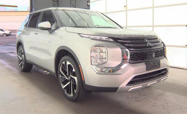 Used 2024 Mitsubishi Outlander SE