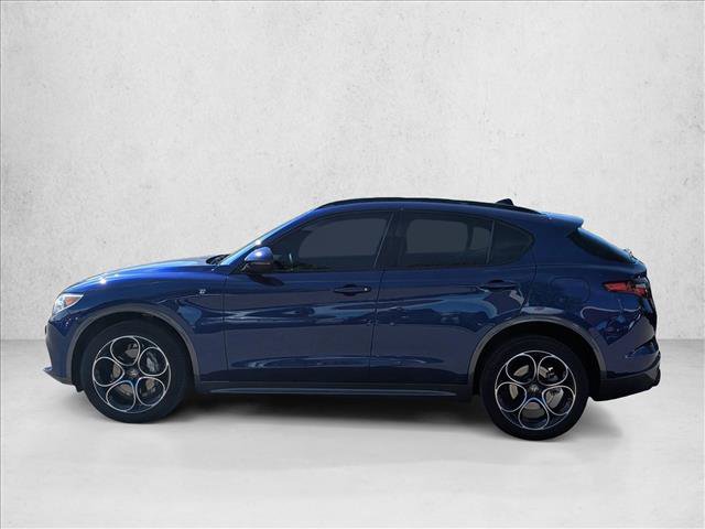 Used 2023 Alfa Romeo Stelvio Ti AWD/4WD image 9