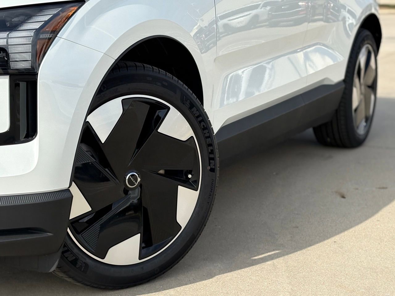 New 2026 Volvo EX30 Plus w/ Protection Package Premier image 8