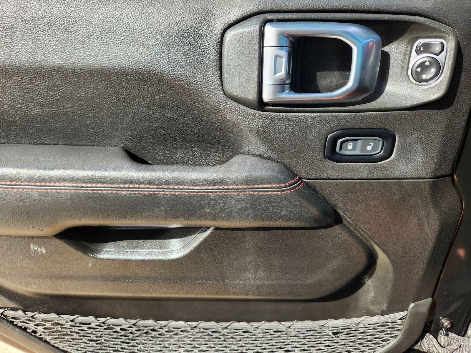 Used 2023 Jeep Gladiator Rubicon w/ Cold Weather Group image 32