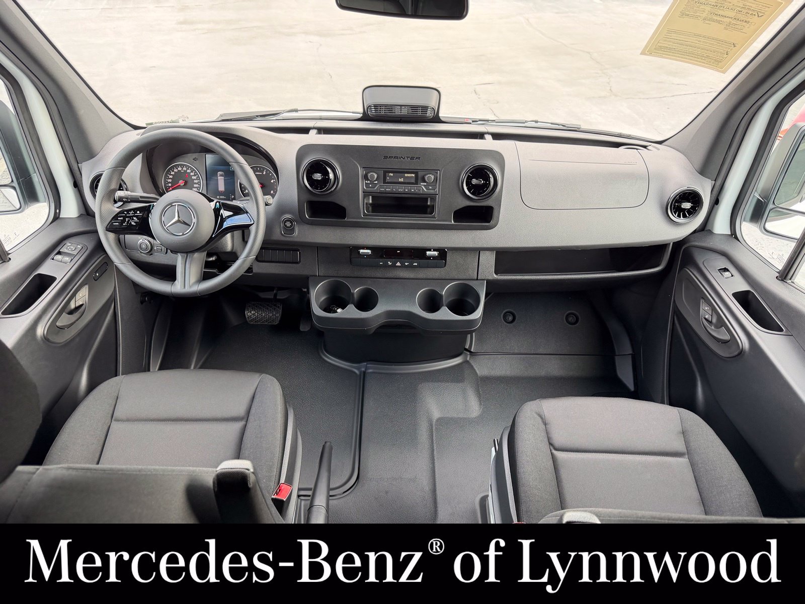 Used 2025 Mercedes-Benz Sprinter 2500 image 20