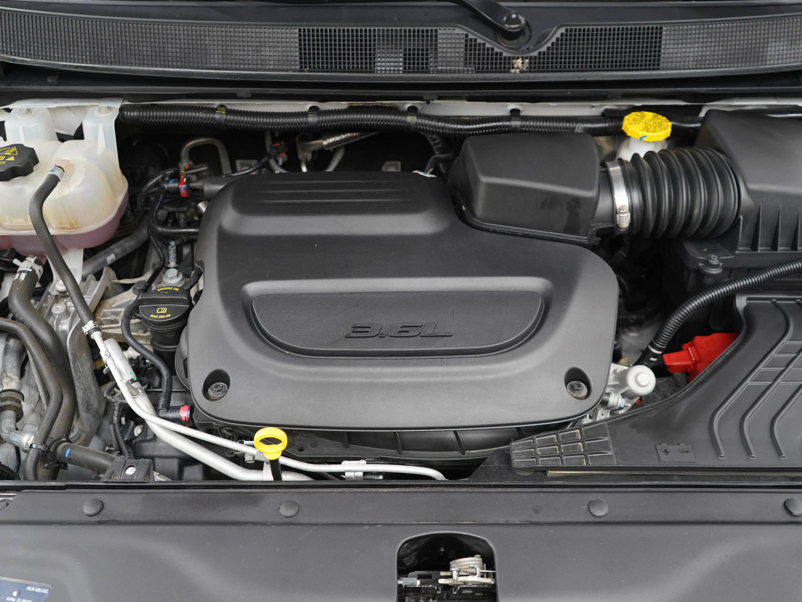 Used 2025 Chrysler Pacifica Limited FWD image 32