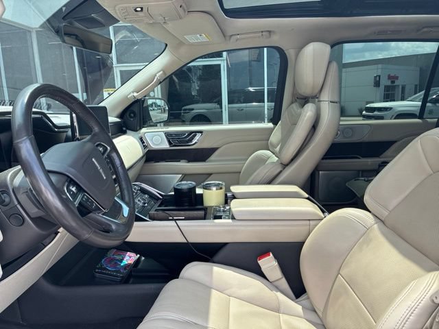 Used 2020 Lincoln Navigator Reserve w/ Luxury Package AWD/4WD image 18