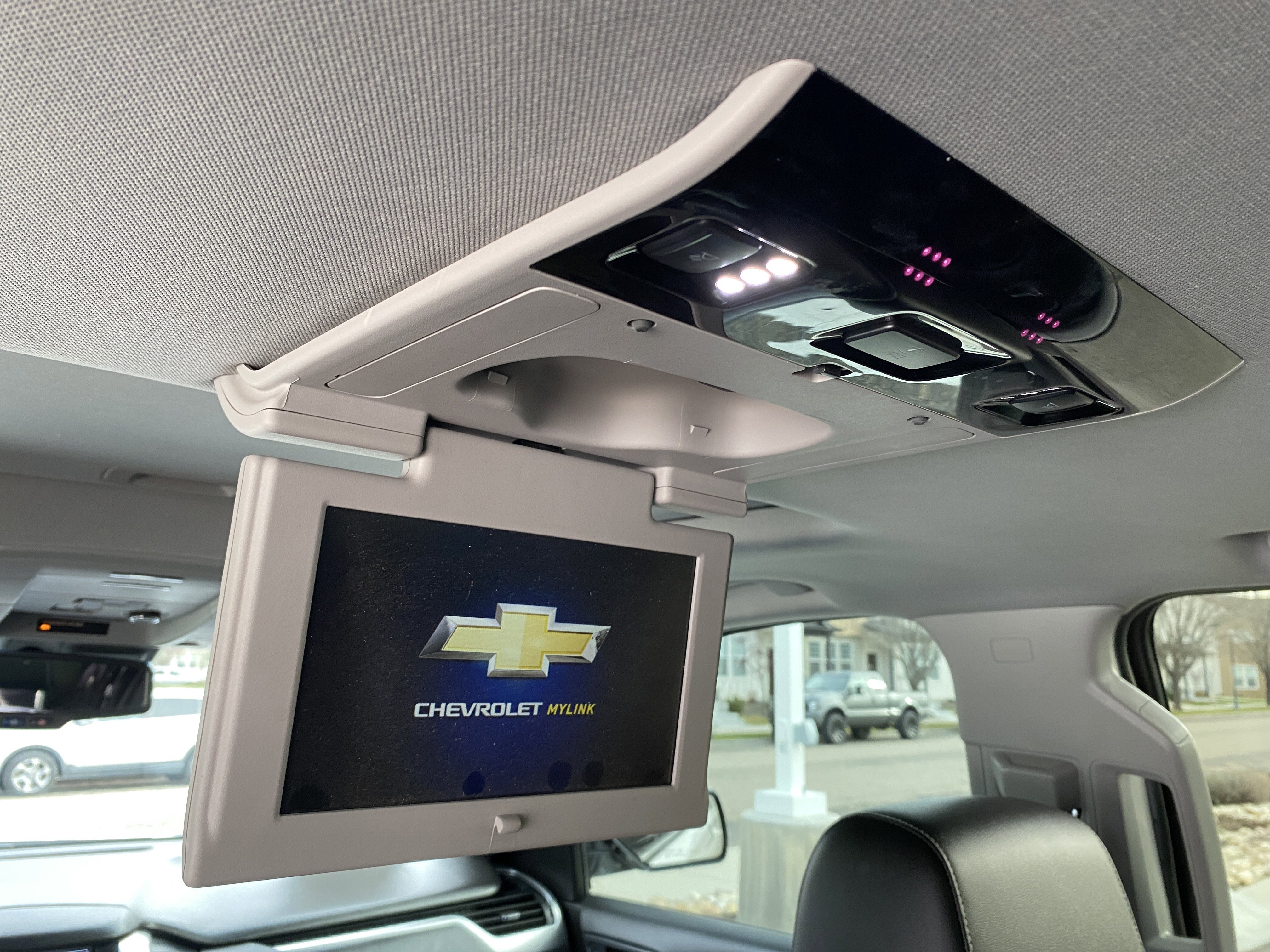 Used 2019 Chevrolet Suburban LT image 36