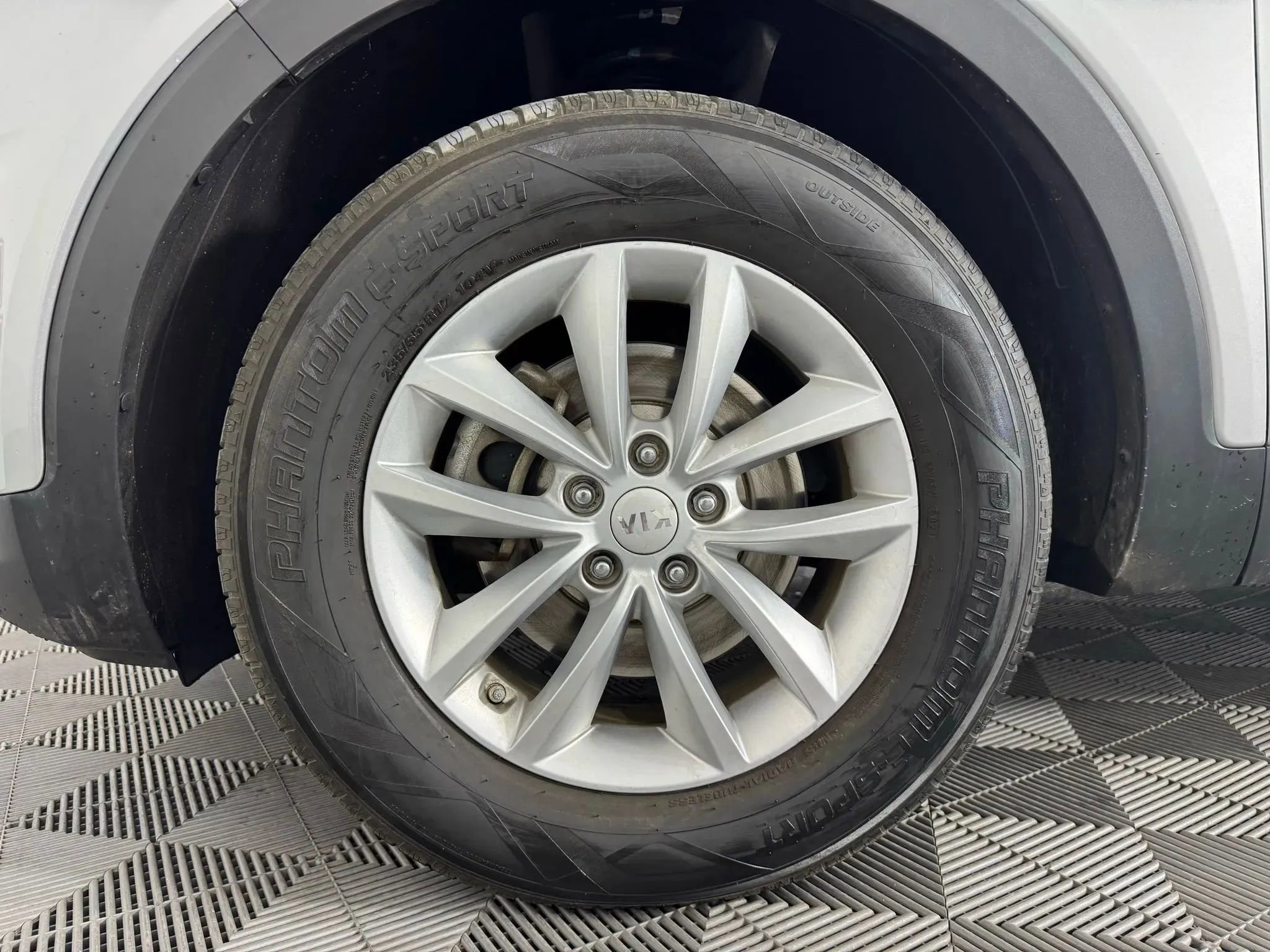 Used 2018 Kia Sorento L image 39