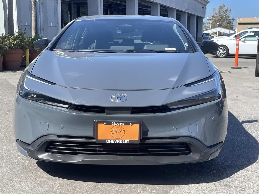 Used 2025 Toyota Prius LE FWD image 5