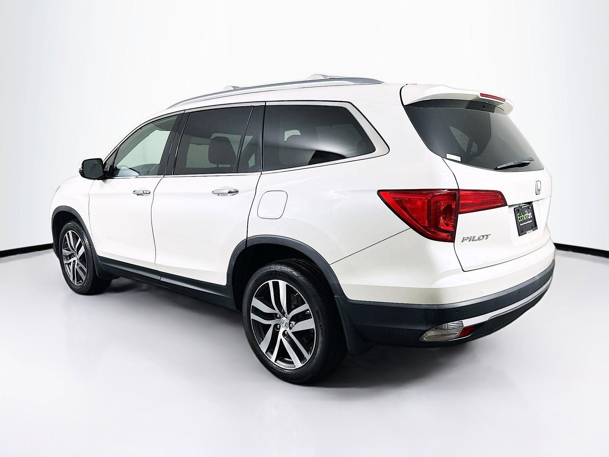 Used 2016 Honda Pilot Elite image 5