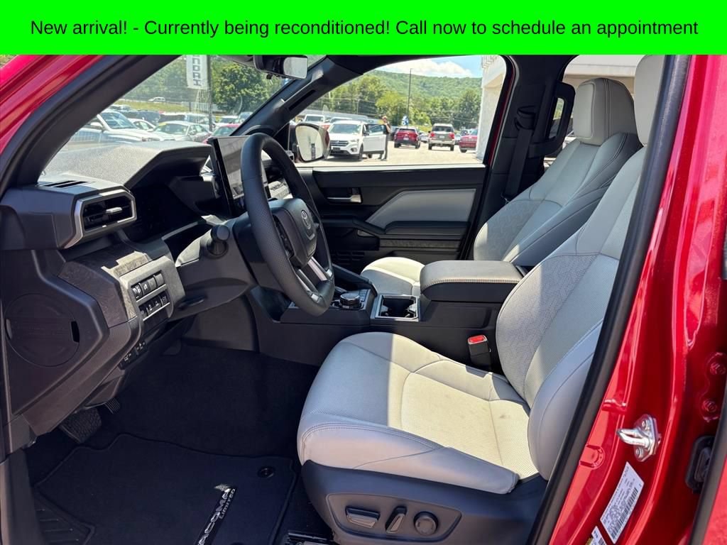 Used 2025 Toyota Tacoma Limited AWD/4WD image 10