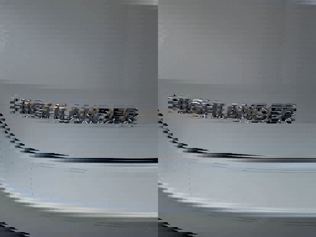 Used 2019 Toyota Highlander LE image 24