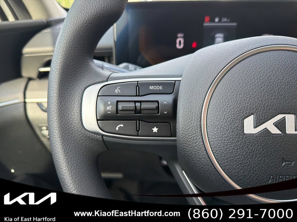 New 2026 Kia K5 LXS FWD image 32