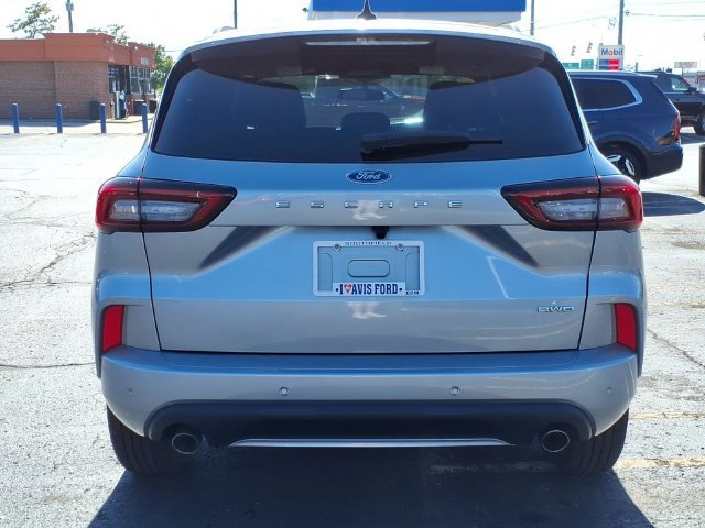 Used 2024 Ford Escape ST-Line w/ Tech Pack #1 AWD/4WD image 8