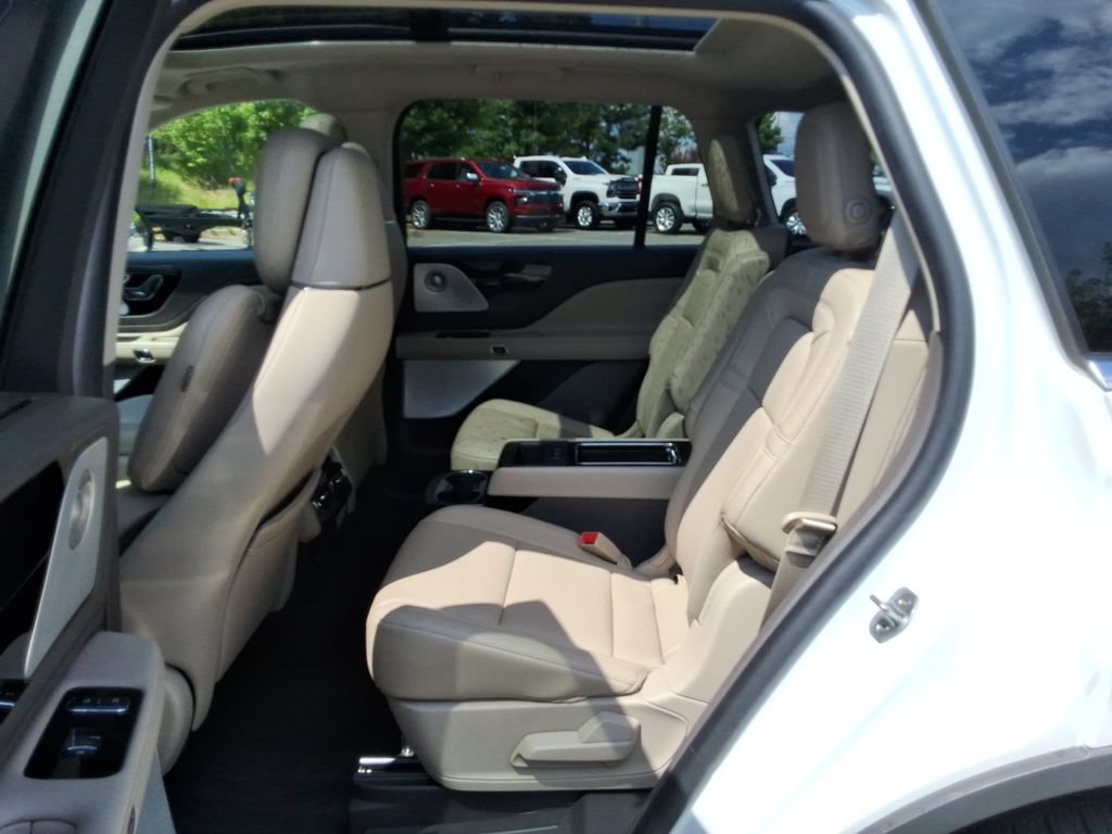 Used 2020 Lincoln Aviator Reserve w/ Equipment Group 202A AWD/4WD image 19