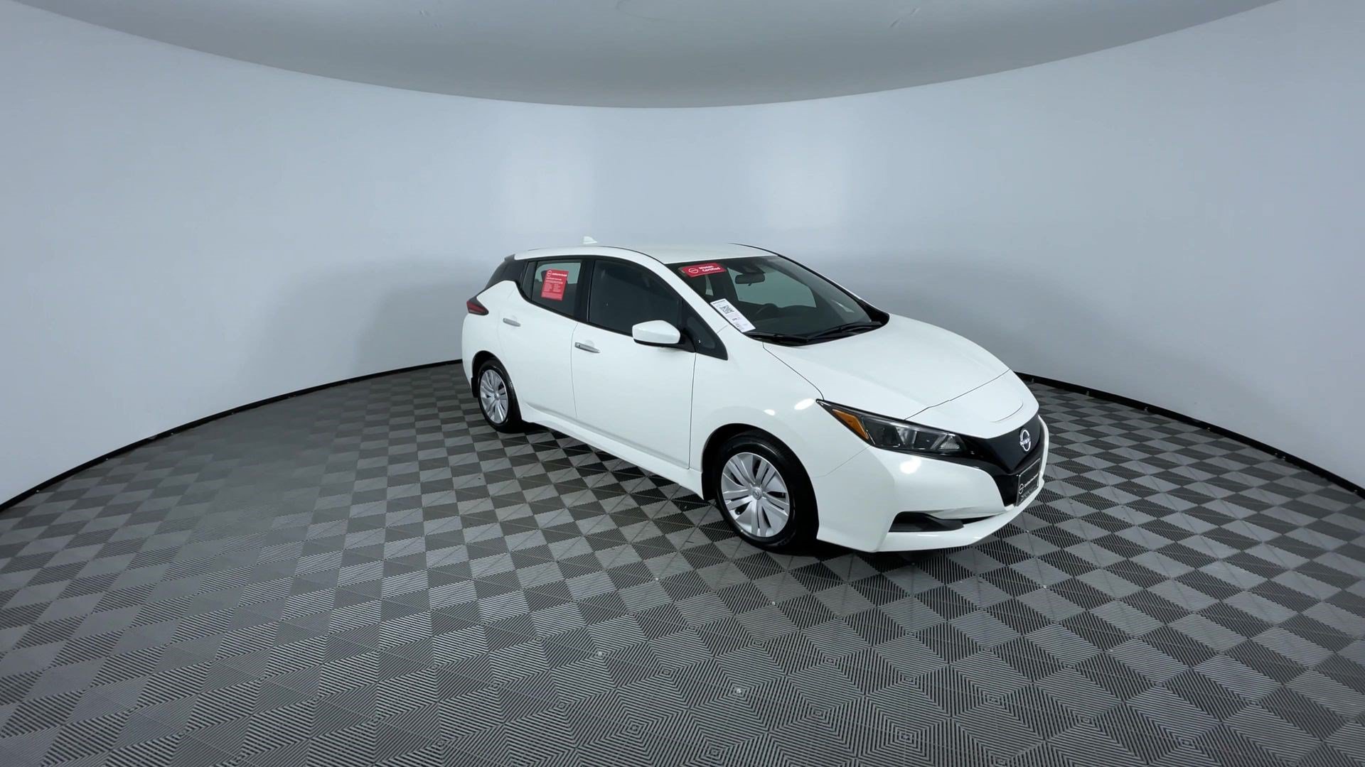 Certified 2025 Nissan Leaf S FWD image 2