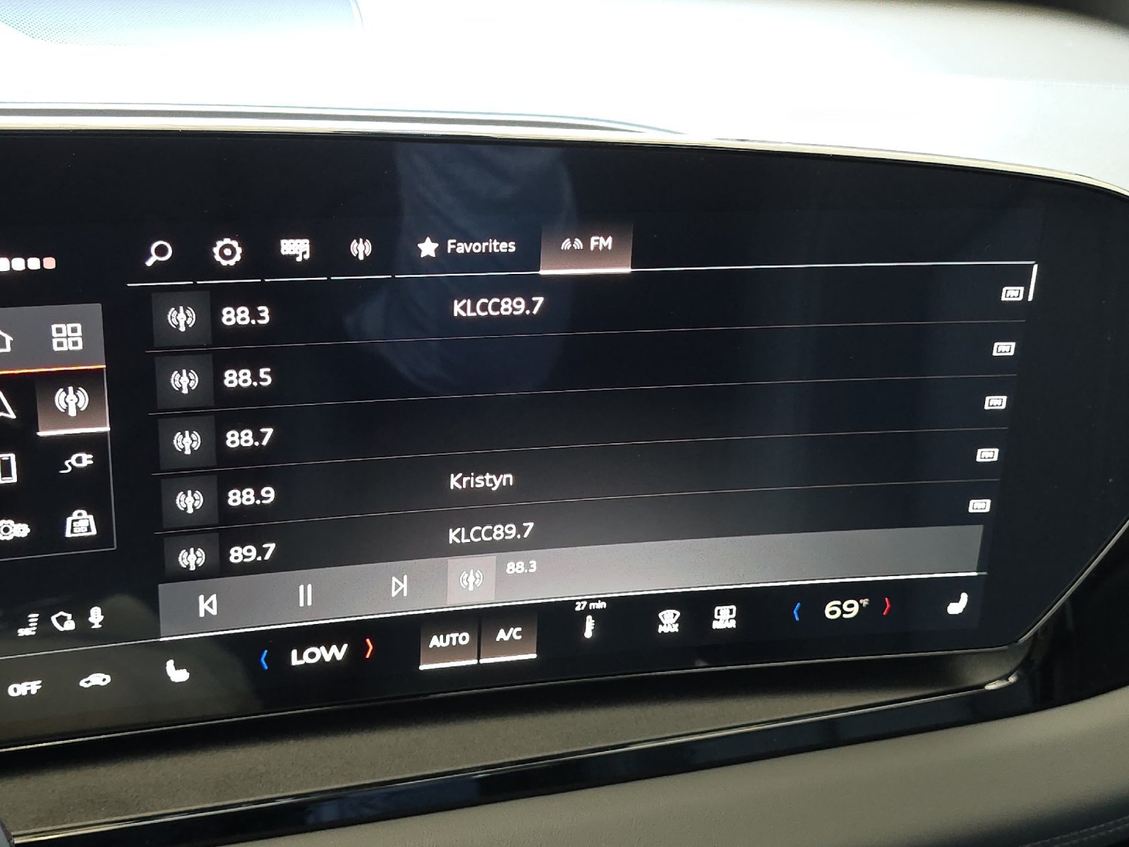 Used 2025 Audi Q6 e-tron Premium RWD image 20