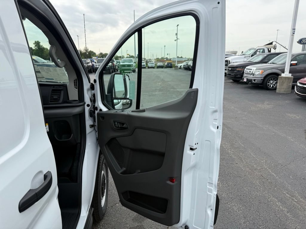 New 2026 Ford Transit 250 Low Roof w/ Load Area Protection Package RWD image 55