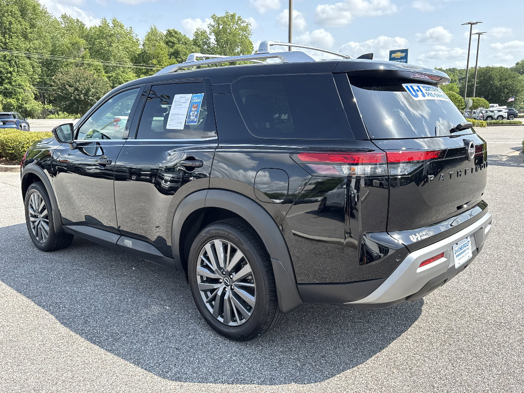 Used 2024 Nissan Pathfinder SL w/ SL Premium Package FWD image 5