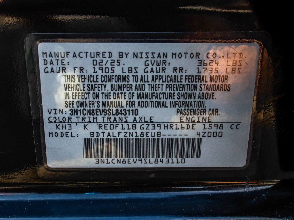 Used 2025 Nissan Versa SV FWD image 14