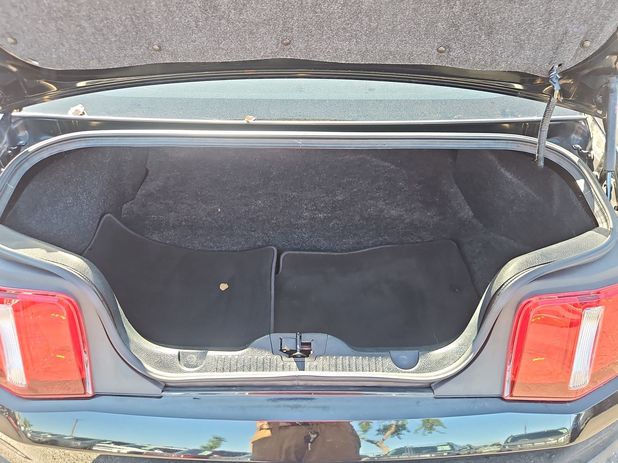 Used 2012 Ford Mustang Premium RWD image 7