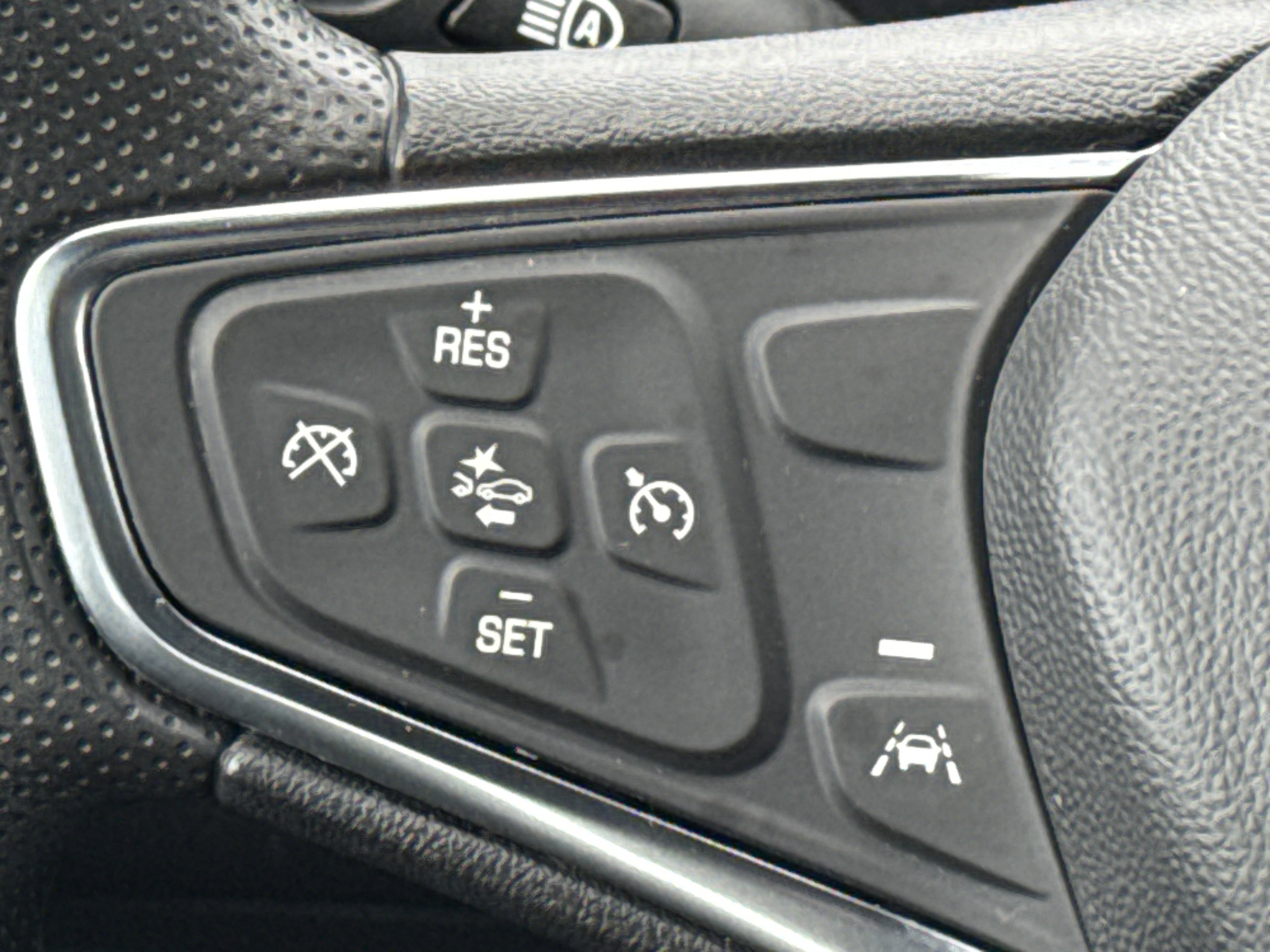 Used 2024 Chevrolet Malibu LS w/ Driver Confidence Package FWD image 28