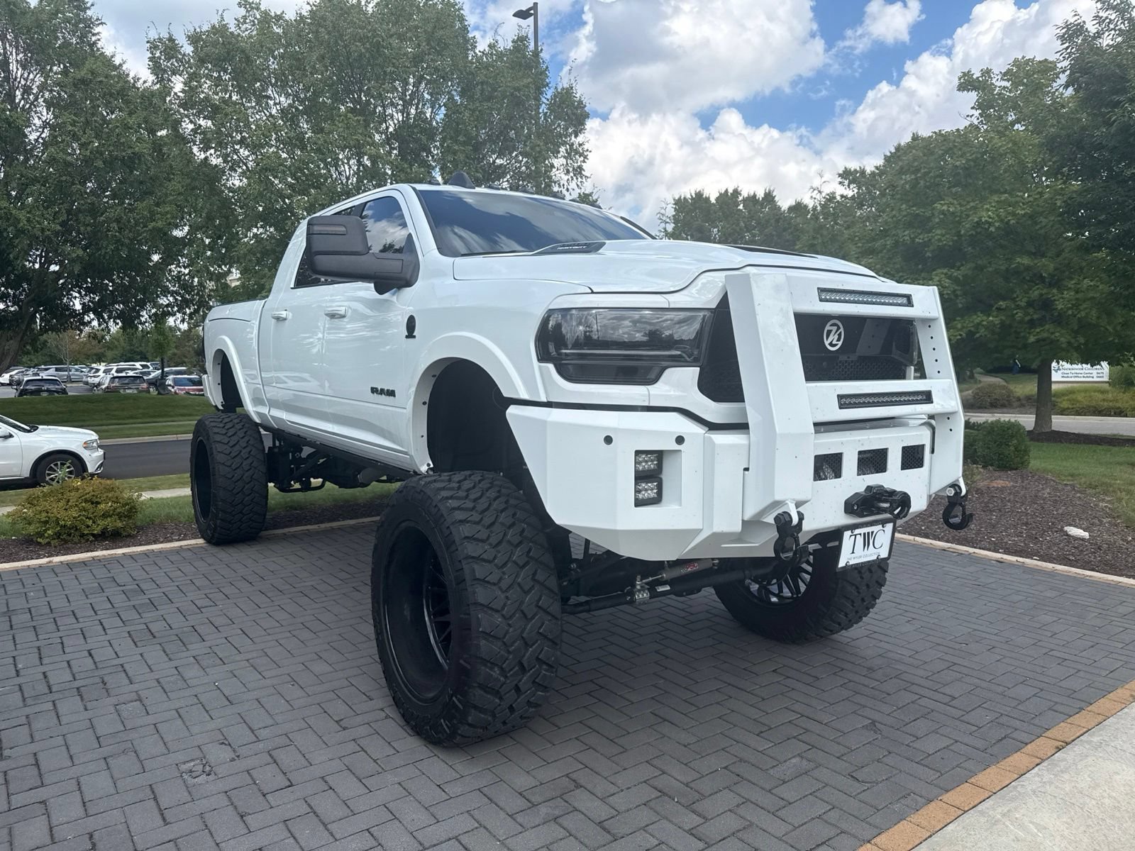 Used 2023 RAM 3500 Limited AWD/4WD image 3