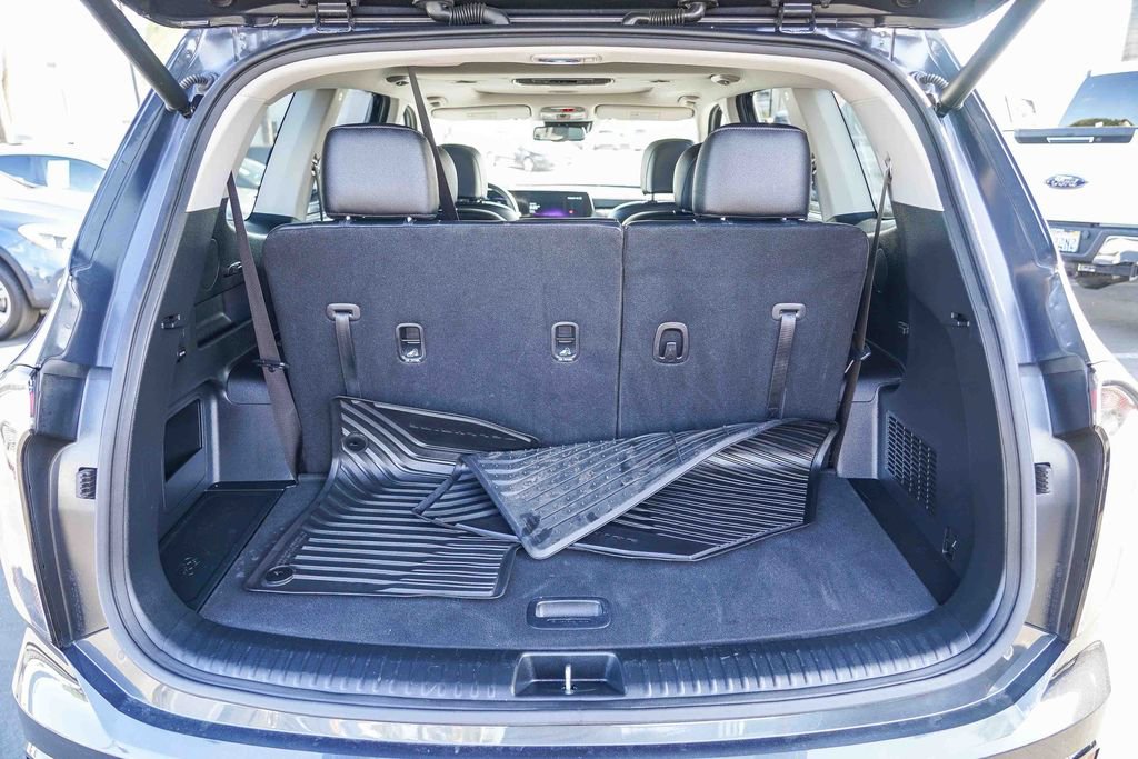 Used 2024 Kia Telluride EX w/ EX Captain's Chair Package image 30