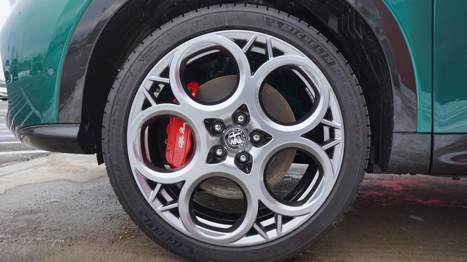 New 2024 Alfa Romeo Tonale Veloce image 7