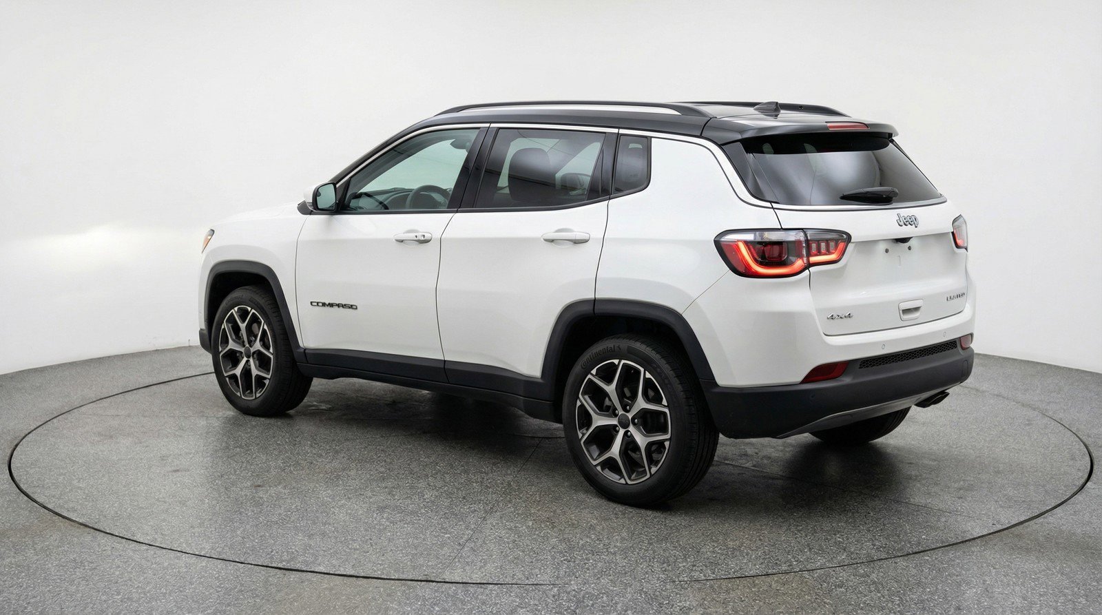 Used 2025 Jeep Compass Limited image 6
