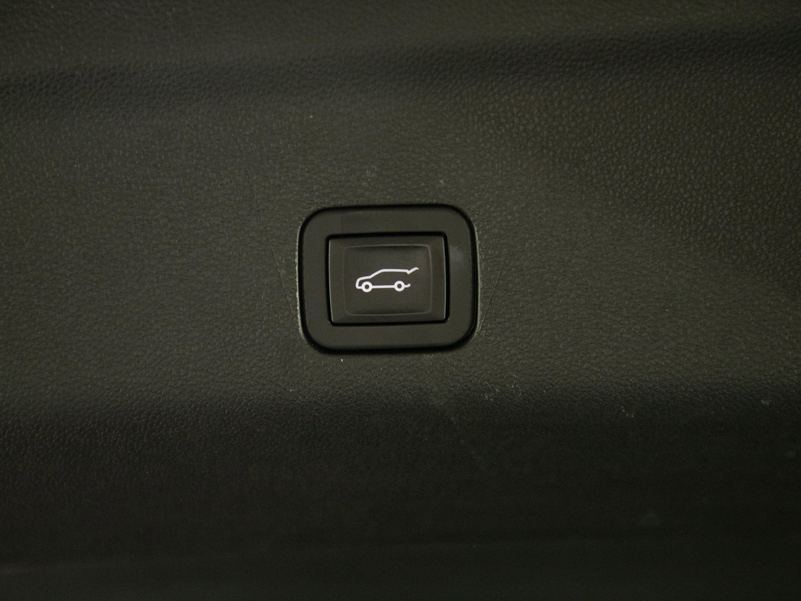 Used 2025 GMC Yukon XL Denali w/ Sun & Power Step Package AWD/4WD image 18