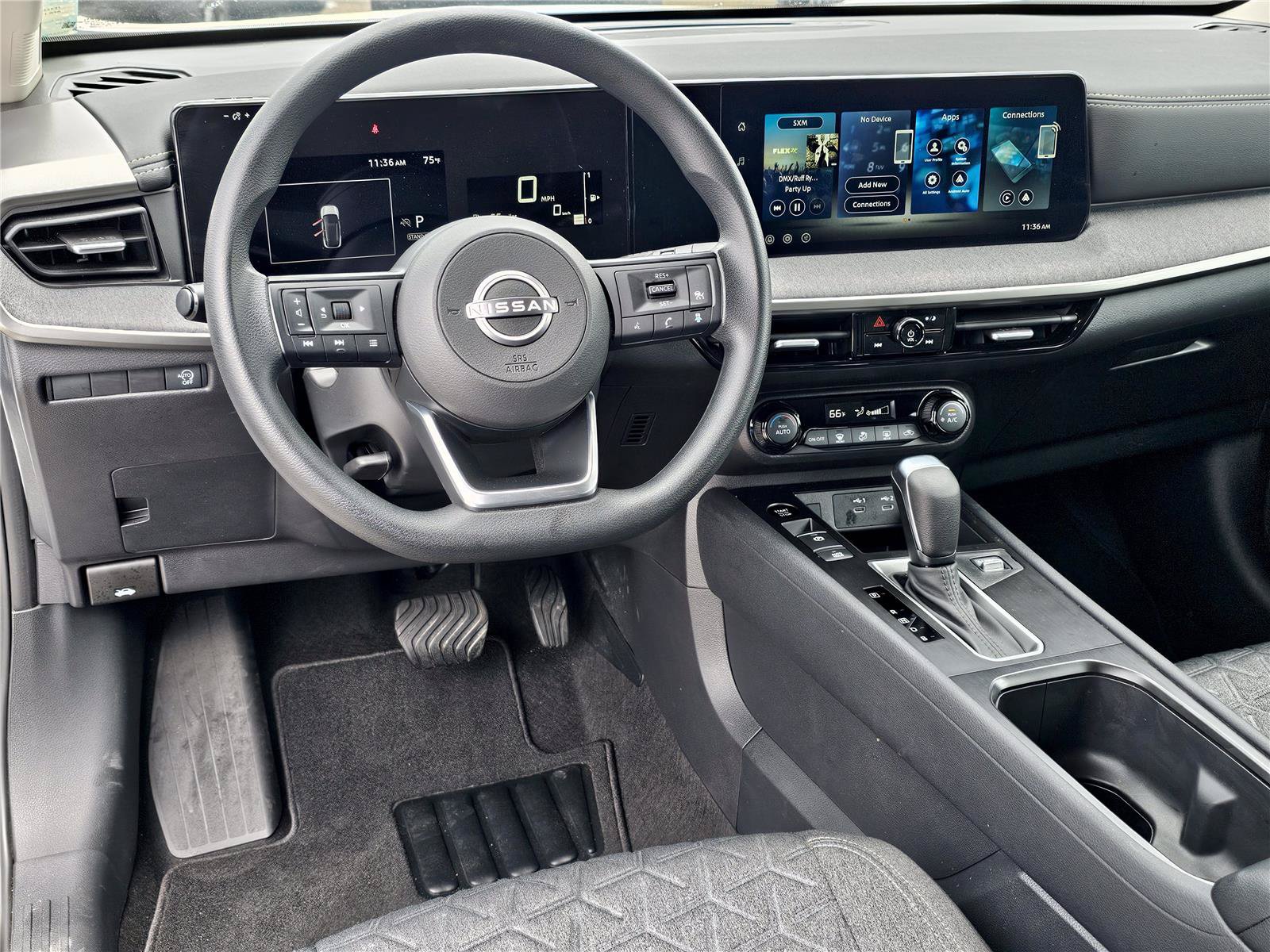 Used 2026 Nissan Kicks SV FWD image 31