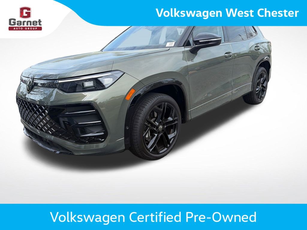 Certified 2025 Volkswagen Tiguan SE R-Line AWD/4WD image 1