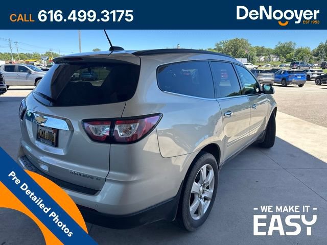 Used 2016 Chevrolet Traverse LT w/ Style and Technology Package AWD/4WD image 4