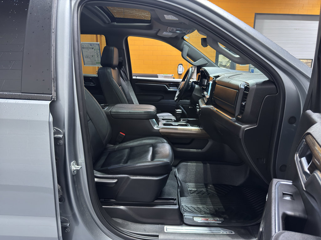 Used 2025 Chevrolet Silverado 1500 RST w/ Convenience Package II AWD/4WD image 22