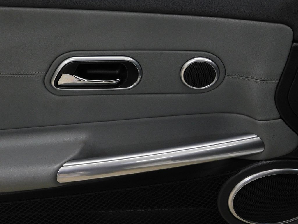 Used 2005 Chrysler Crossfire Limited RWD image 46