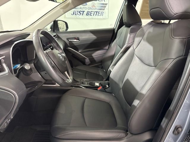 Used 2023 Toyota Corolla Cross XLE image 22