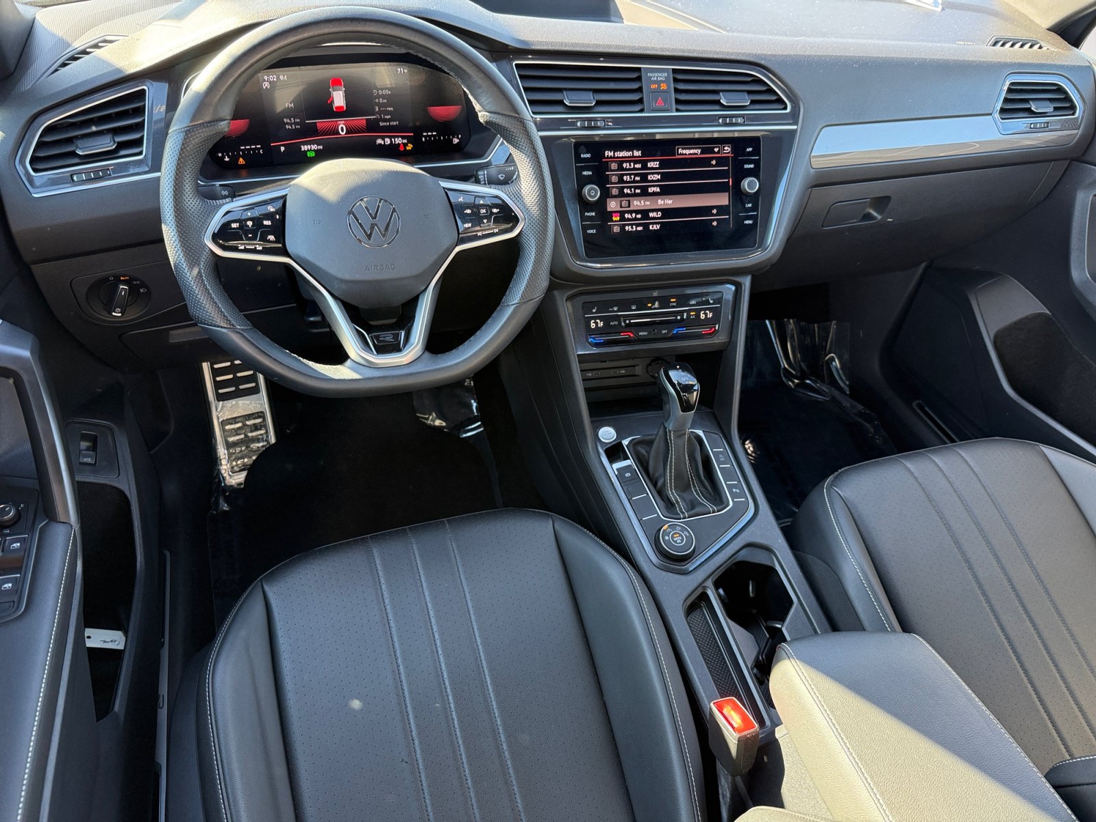 Certified 2024 Volkswagen Tiguan SE R-Line AWD/4WD image 15